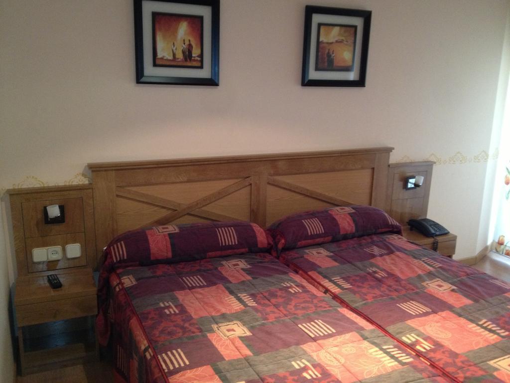 Hotel Don Angel Villanueva de la Cañada Zewnętrze zdjęcie