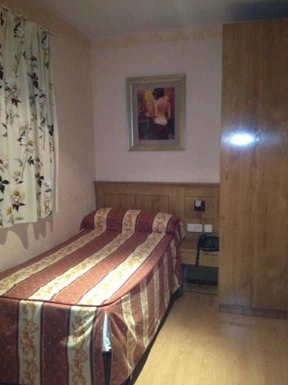 Hotel Don Angel Villanueva de la Cañada Pokój zdjęcie
