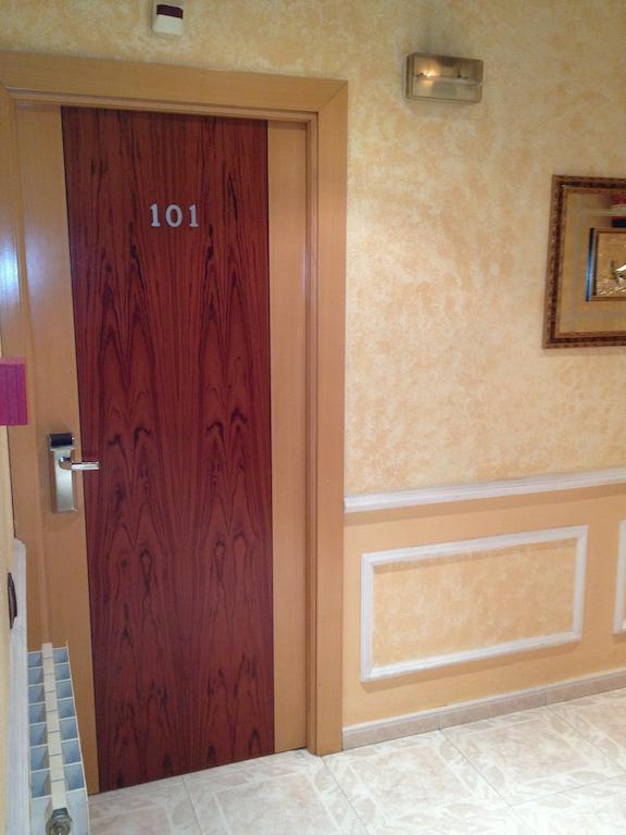 Hotel Don Angel Villanueva de la Cañada Zewnętrze zdjęcie