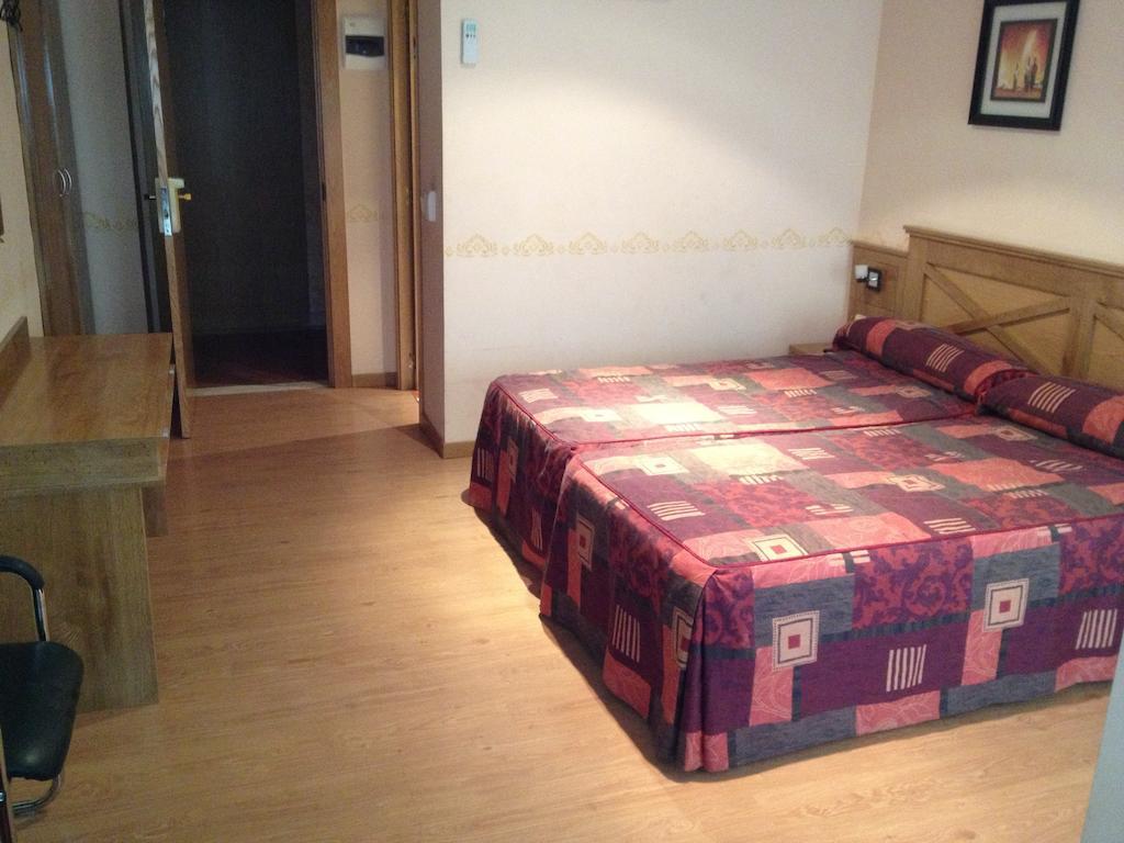 Hotel Don Angel Villanueva de la Cañada Pokój zdjęcie