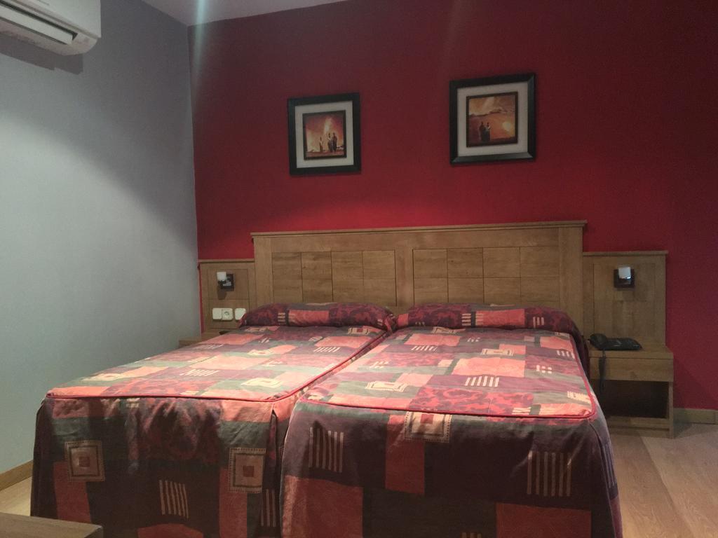 Hotel Don Angel Villanueva de la Cañada Zewnętrze zdjęcie