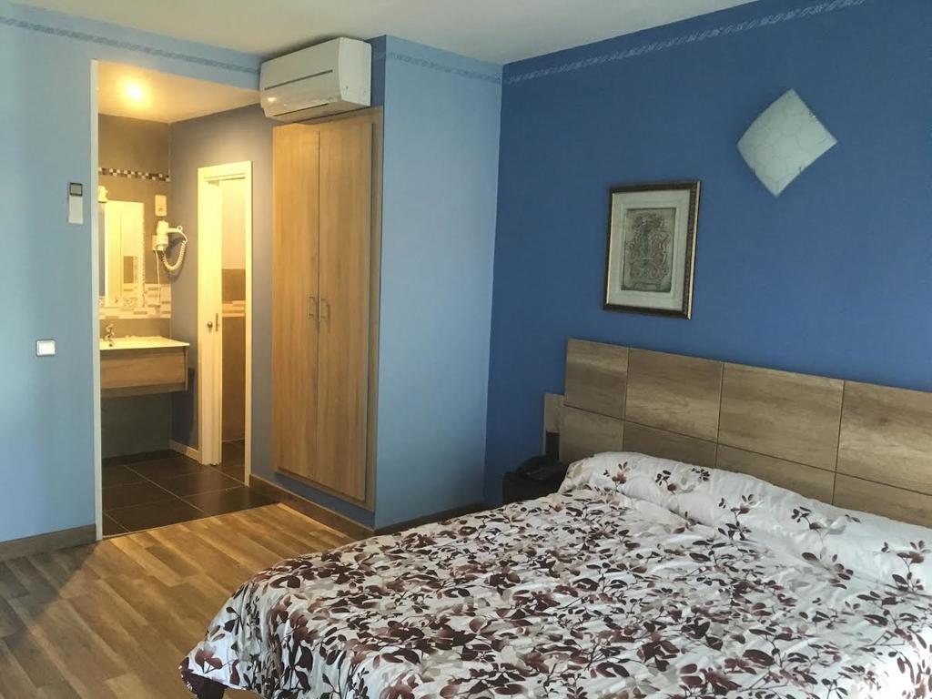 Hotel Don Angel Villanueva de la Cañada Zewnętrze zdjęcie