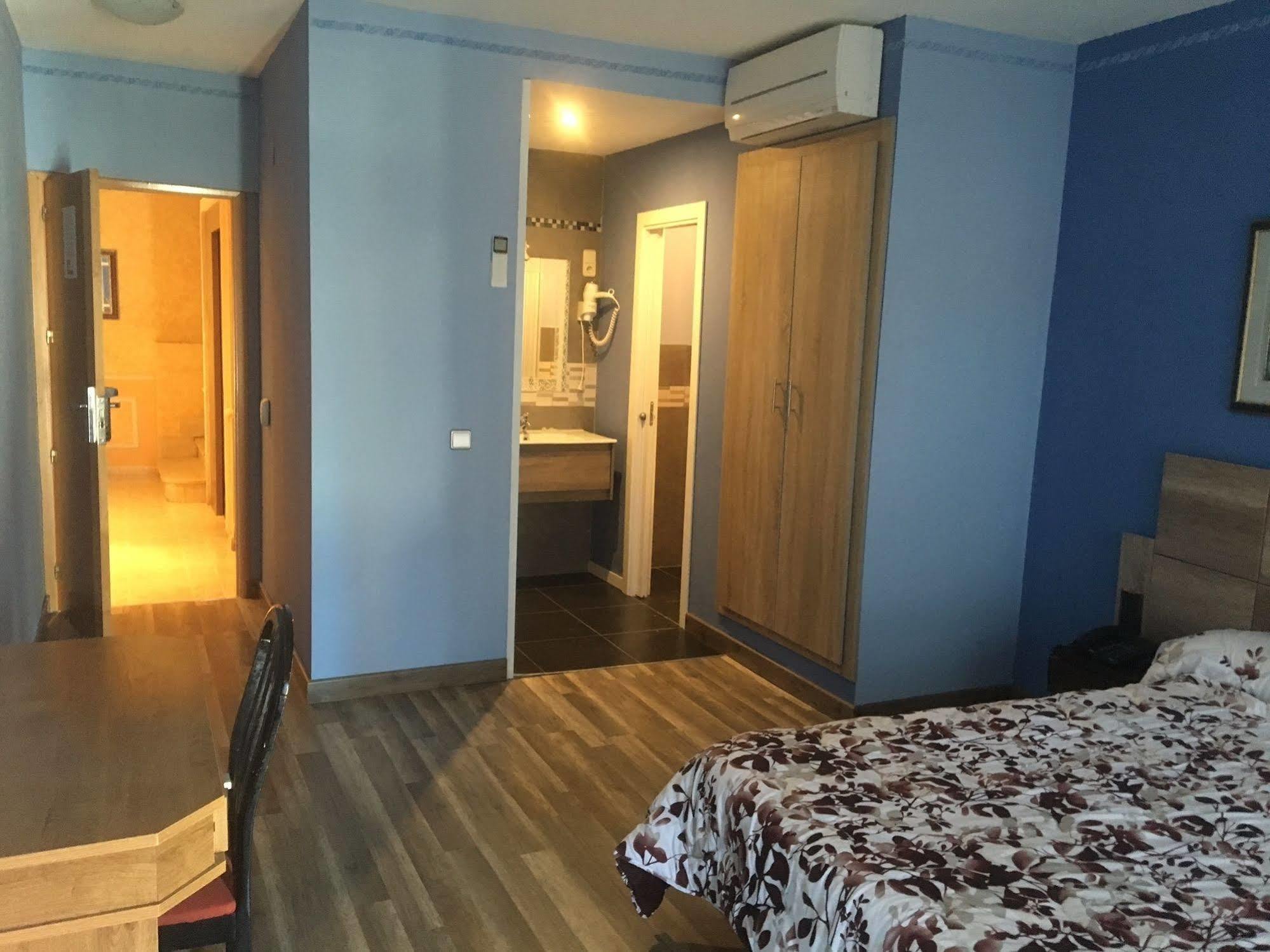 Hotel Don Angel Villanueva de la Cañada Zewnętrze zdjęcie
